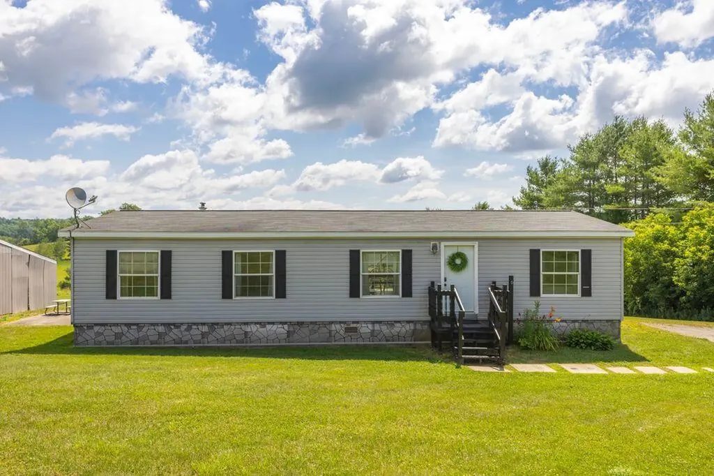 18-riverside-terrace-sidney-me-04330